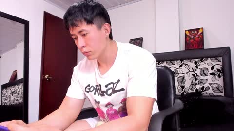 Snapshot of setsuna_10 chatting on December 13, 11:39 pm david  online show from December 13, 11:39 pm