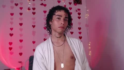 Snapshot of seven7xis chatting on February 9, 6:22 am Alexis online show from February 9, 6:22 am