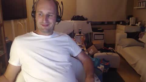 Snapshot of sexlobo1 chatting on October 2, 6:23 pm Sexlobo online show from October 2, 6:23 pm