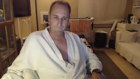 Snapshot of sexlobo1 chatting on January 28, 12:15 am Sexlobo online show from January 28, 12:15 am