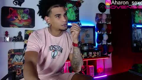 Aharon  ravelo online show from October 17, 5:11 am