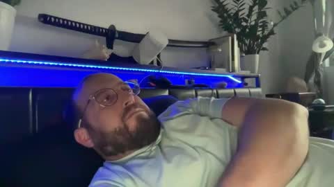 sexxfreak21 online show from December 2, 10:32 pm