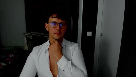 Snapshot of sexxymuscles4u chatting on October 8, 12:20 pm Sexxymuscles4U online show from October 8, 12:20 pm