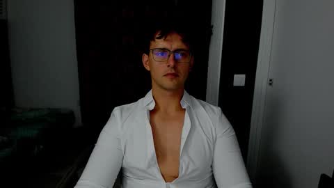 Snapshot of sexxymuscles4u chatting on October 10, 10:31 am Sexxymuscles4U online show from October 10, 10:31 am