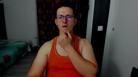 Snapshot of sexxymuscles4u chatting on September 10, 12:04 pm Sexxymuscles4U online show from September 10, 12:04 pm