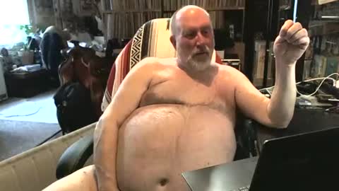 Grizz Lee Bear online show from February 7, 2:58 pm