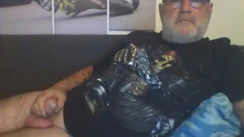 Snapshot of sexypaa chatting on February 7, 9:04 pm sexypaa online show from February 7, 9:04 pm