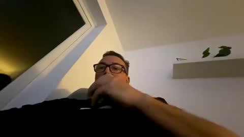 Snapshot of sharksboy16 chatting on October 4, 6:57 pm Sharksboy online show from October 4, 6:57 pm