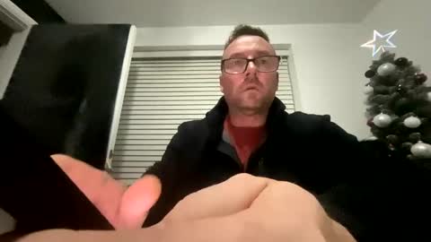 Snapshot of sharksboy16 chatting on December 30, 6:53 am Sharksboy online show from December 30, 6:53 am