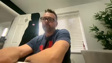 Snapshot of sharksboy16 chatting on February 2, 7:30 am Sharksboy online show from February 2, 7:30 am