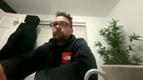 Snapshot of sharksboy16 chatting on January 25, 6:55 am Sharksboy online show from January 25, 6:55 am