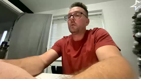 Snapshot of sharksboy16 chatting on December 28, 8:05 am Sharksboy online show from December 28, 8:05 am