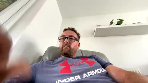 Snapshot of sharksboy16 chatting on September 13, 11:00 am Sharksboy online show from September 13, 11:00 am