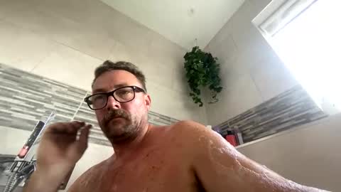 Snapshot of sharksboy16 chatting on October 11, 2:32 pm Sharksboy online show from October 11, 2:32 pm