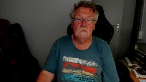 sharlots_pet online show from June 30, 7:15 pm