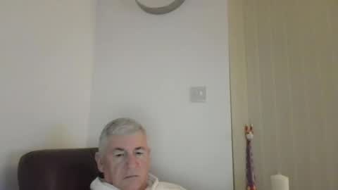 she52 online show from April 18, 9:58 pm