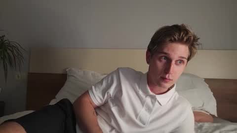 Matthew online show from October 13, 9:32 pm