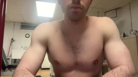 shirtlesshunk15 online show from April 12, 2:15 am