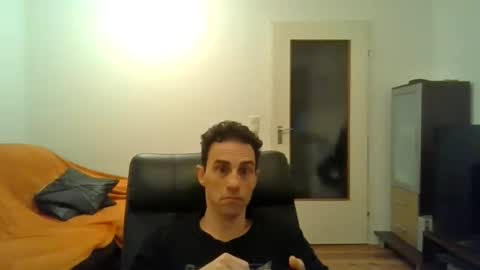 showherenow online show from January 18, 7:21 am