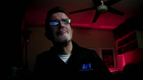 Snapshot of shrewtamer chatting on December 24, 1:49 am shrewtamer online show from December 24, 1:49 am