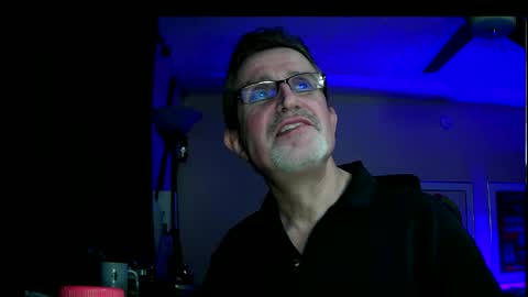 Snapshot of shrewtamer chatting on January 17, 3:23 am shrewtamer online show from January 17, 3:23 am