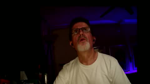 Snapshot of shrewtamer chatting on October 21, 5:10 am shrewtamer online show from October 21, 5:10 am