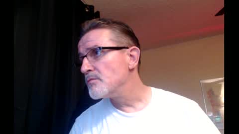 Snapshot of shrewtamer chatting on February 25, 1:52 am shrewtamer online show from February 25, 1:52 am