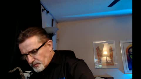 Snapshot of shrewtamer chatting on March 5, 2:14 am shrewtamer online show from March 5, 2:14 am