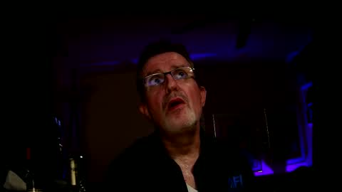 Snapshot of shrewtamer chatting on October 9, 3:00 am shrewtamer online show from October 9, 3:00 am