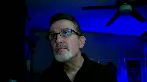 Snapshot of shrewtamer chatting on January 19, 4:01 am shrewtamer online show from January 19, 4:01 am