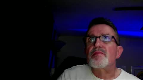 Snapshot of shrewtamer chatting on February 7, 6:14 am shrewtamer online show from February 7, 6:14 am