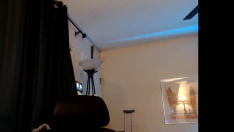 Snapshot of shrewtamer chatting on March 8, 1:59 am shrewtamer online show from March 8, 1:59 am