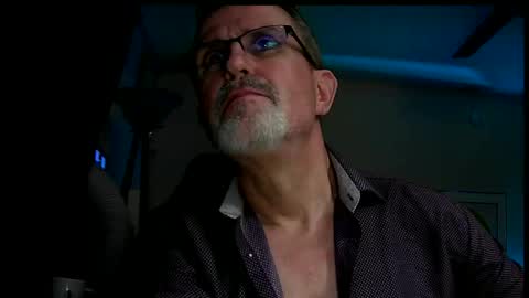 Snapshot of shrewtamer chatting on February 8, 2:58 am shrewtamer online show from February 8, 2:58 am