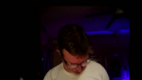 Snapshot of shrewtamer chatting on October 16, 2:30 am shrewtamer online show from October 16, 2:30 am