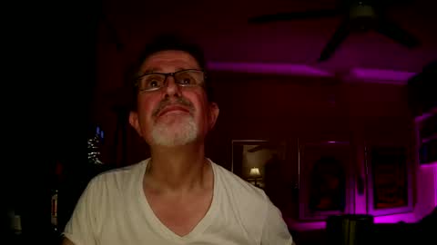 Snapshot of shrewtamer chatting on September 25, 4:55 am shrewtamer online show from September 25, 4:55 am