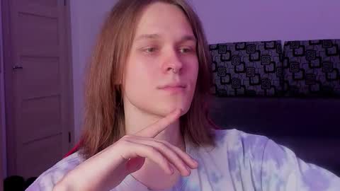 Snapshot of shy_nny chatting on October 8, 11:14 am Mark online show from October 8, 11:14 am