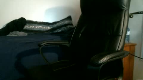 shyboyhugecum2020 online show from July 7, 3:06 am