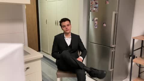 Cut Twunk Boy online show from April 21, 11:11 pm