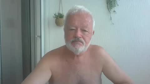 Daddy Bear online show from April 12, 11:44 am