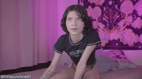 Snapshot of simon_bane01 chatting on March 4, 4:09 pm Little Sunshine online show from March 4, 4:09 pm