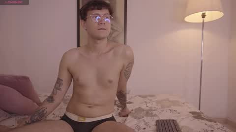 Snapshot of simon_bane01 chatting on September 17, 4:41 pm Little Sunshine online show from September 17, 4:41 pm