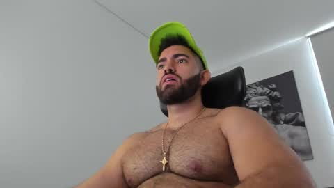 simon_leon01 online show from May 31, 6:09 pm