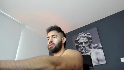 simon_leon01 online show from February 26, 12:47 pm