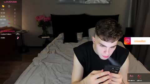 Snapshot of simonwnl chatting on December 19, 8:02 pm Simon online show from December 19, 8:02 pm