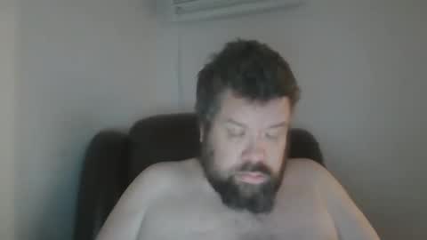 Snapshot of singledude_69 chatting on December 17, 11:06 am SingleDude 69 online show from December 17, 11:06 am