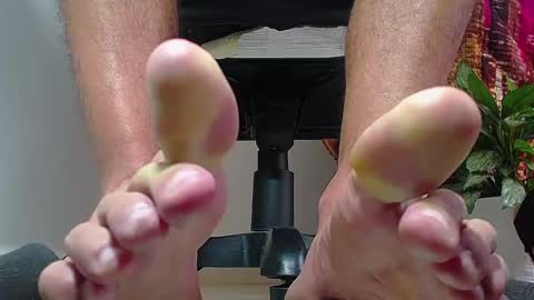 Snapshot of sir_kev66 chatting on December 20, 7:07 pm only foot                         worshipers here online show from December 20, 7:07 pm