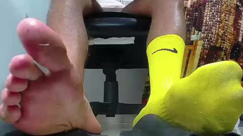 Snapshot of sir_kev66 chatting on January 17, 11:22 pm only foot                         worshipers here online show from January 17, 11:22 pm