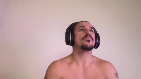 Snapshot of sirbubblesworth chatting on January 21, 4:55 am sirbubblesworth online show from January 21, 4:55 am