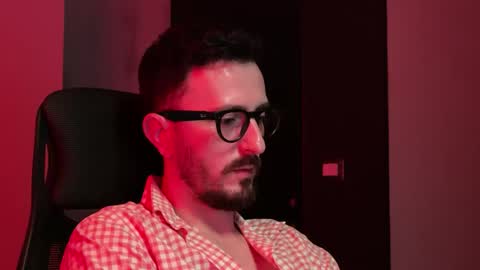 Snapshot of sirmaxx1 chatting on October 23, 8:23 pm Sir Max online show from October 23, 8:23 pm