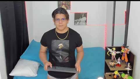 Siul Thompson online show from December 4, 1:42 pm